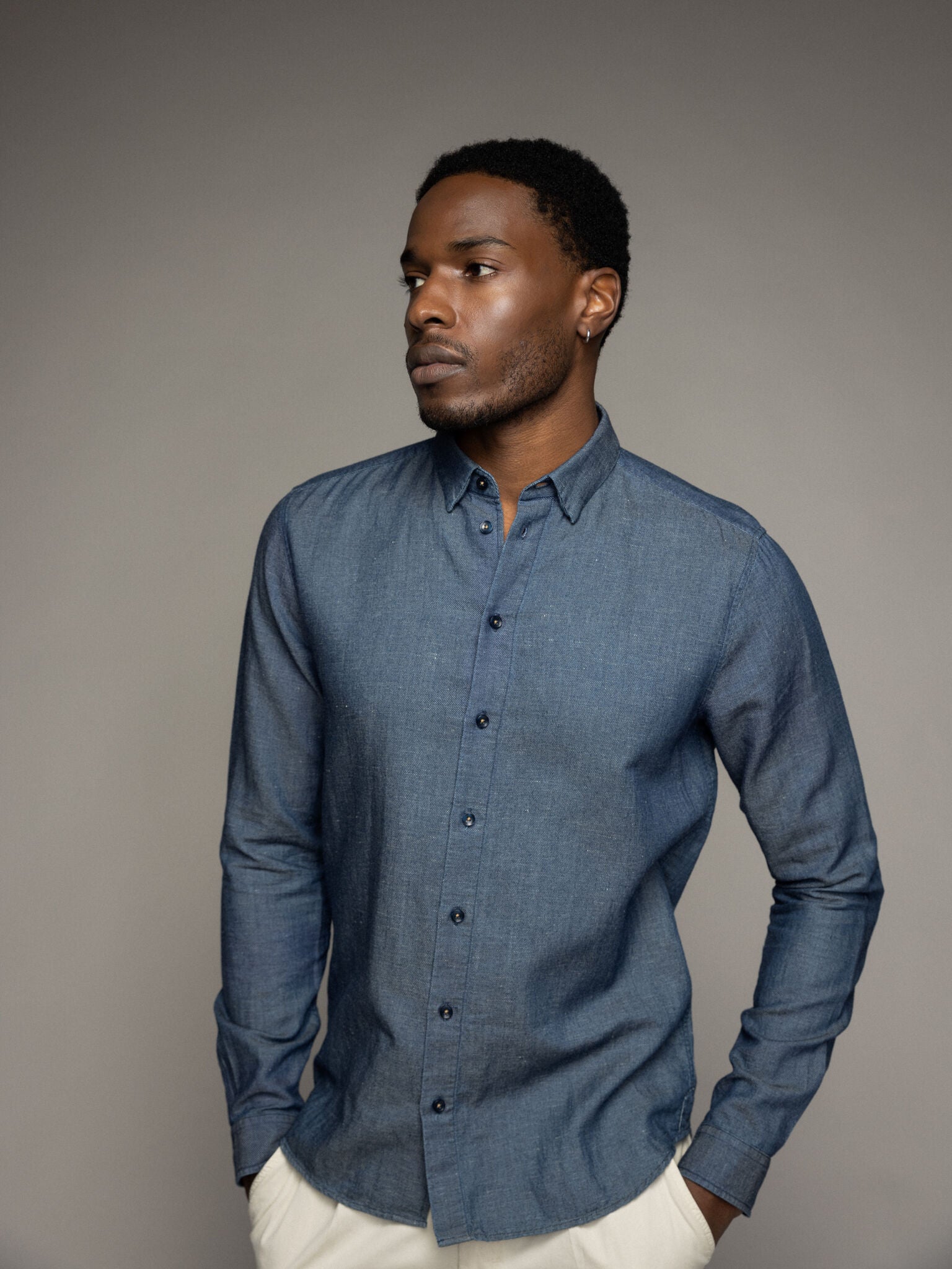 Modelshot / Navy / Detail